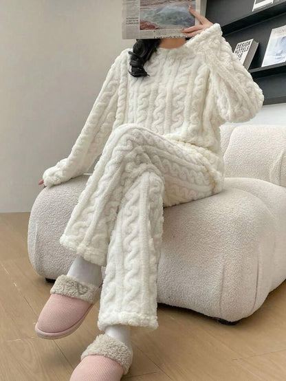 WHITE WOOLEN PAYAJAMA SET FOR WOMEN'S