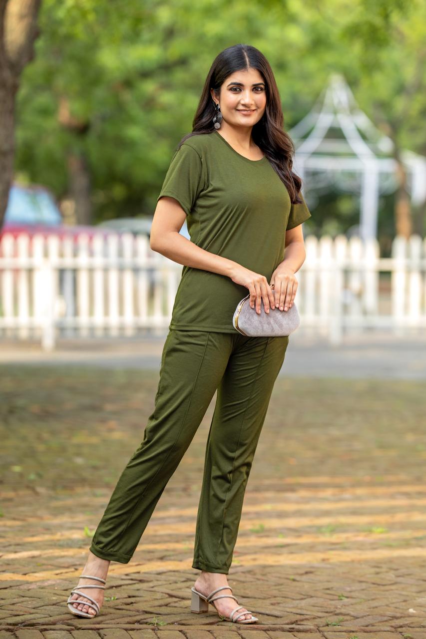 Women Round-Neck T-Shirt & Trousers Set