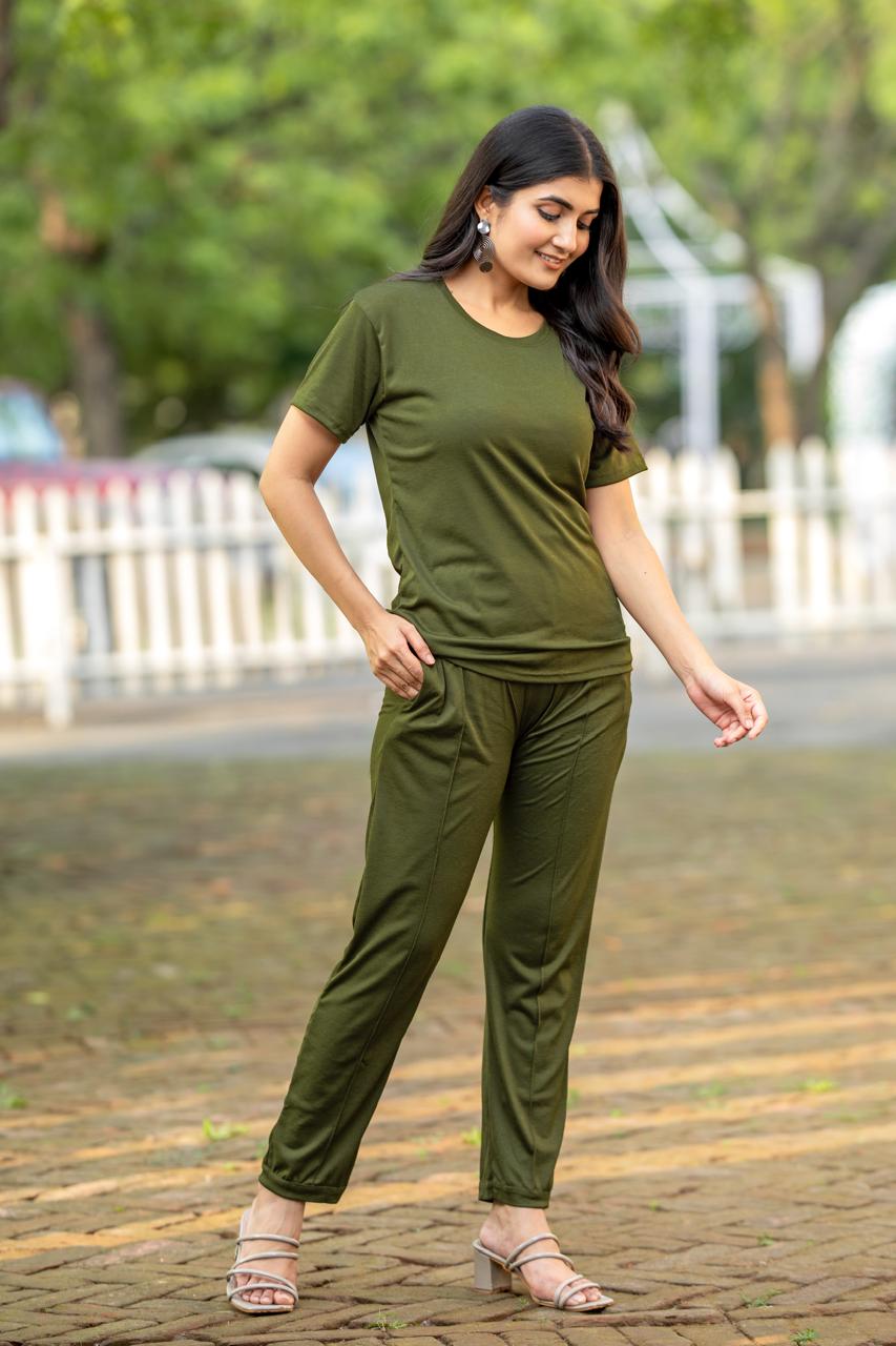 Women Round-Neck T-Shirt & Trousers Set